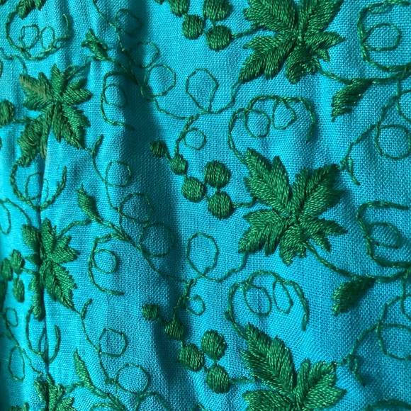 Vintage 1950s Embroidered Leaf Teal dress - Picture 4 of 5